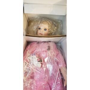World Gallery 24" Beth Porcelain Doll by Ruth Mattingly Ltd Ed 157/1500 COA Box